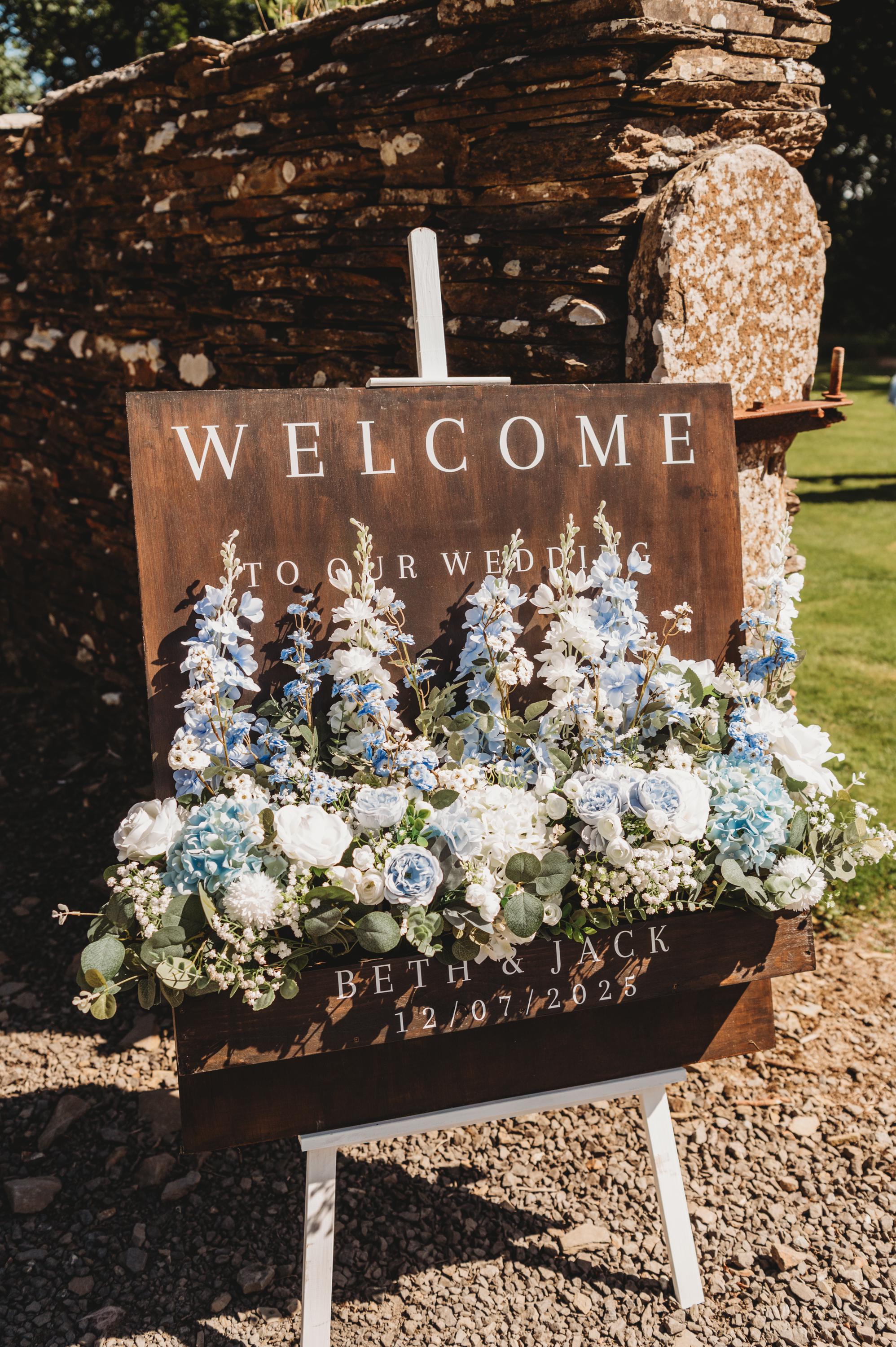 Rustic Welcome Sign Flower Box Decal